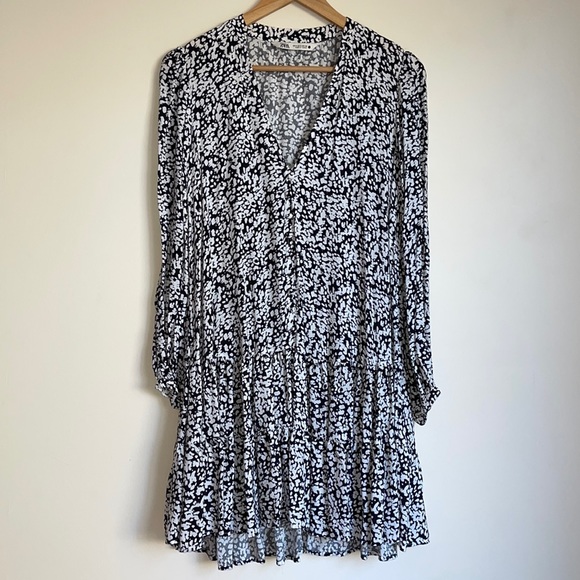 ZARA | Claris black and white long sleeve mini dress - Picture 2 of 13